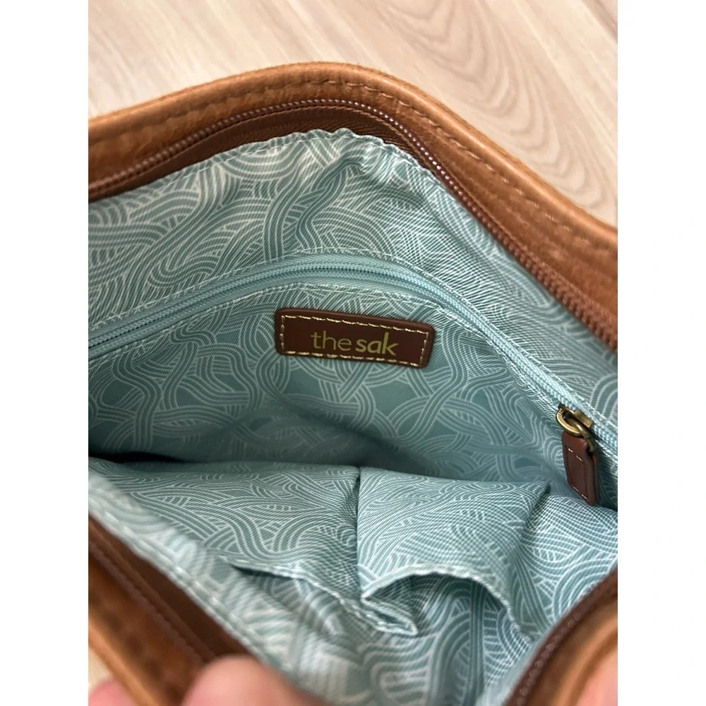 The Sak Sanibel Mini Crossbody Purse Brown Leather Embossed 9.5